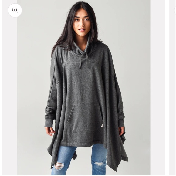 UGG Charlynne‎ Poncho in grey size XS/S NWOT
